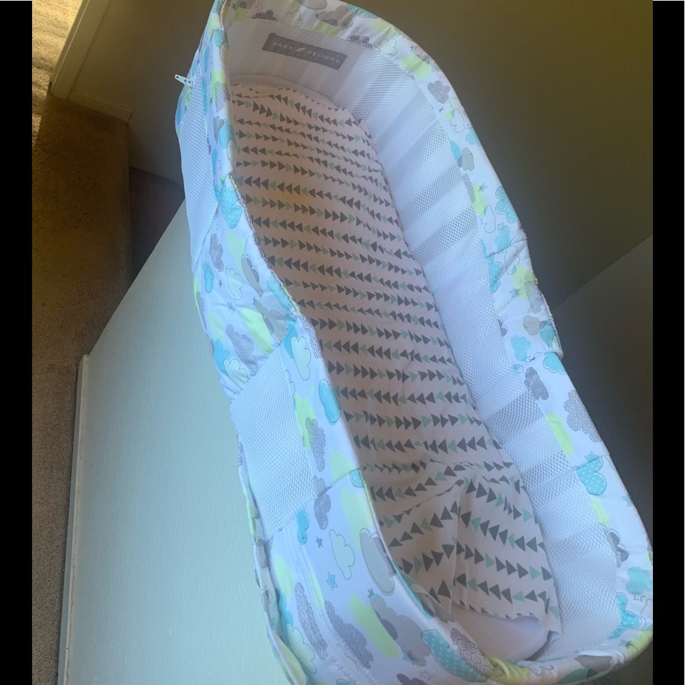 Travel baby bed